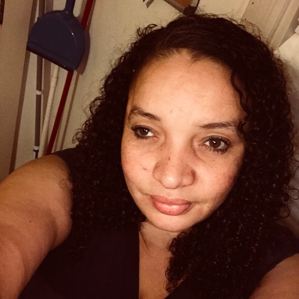 Meet your Posher, Momonica